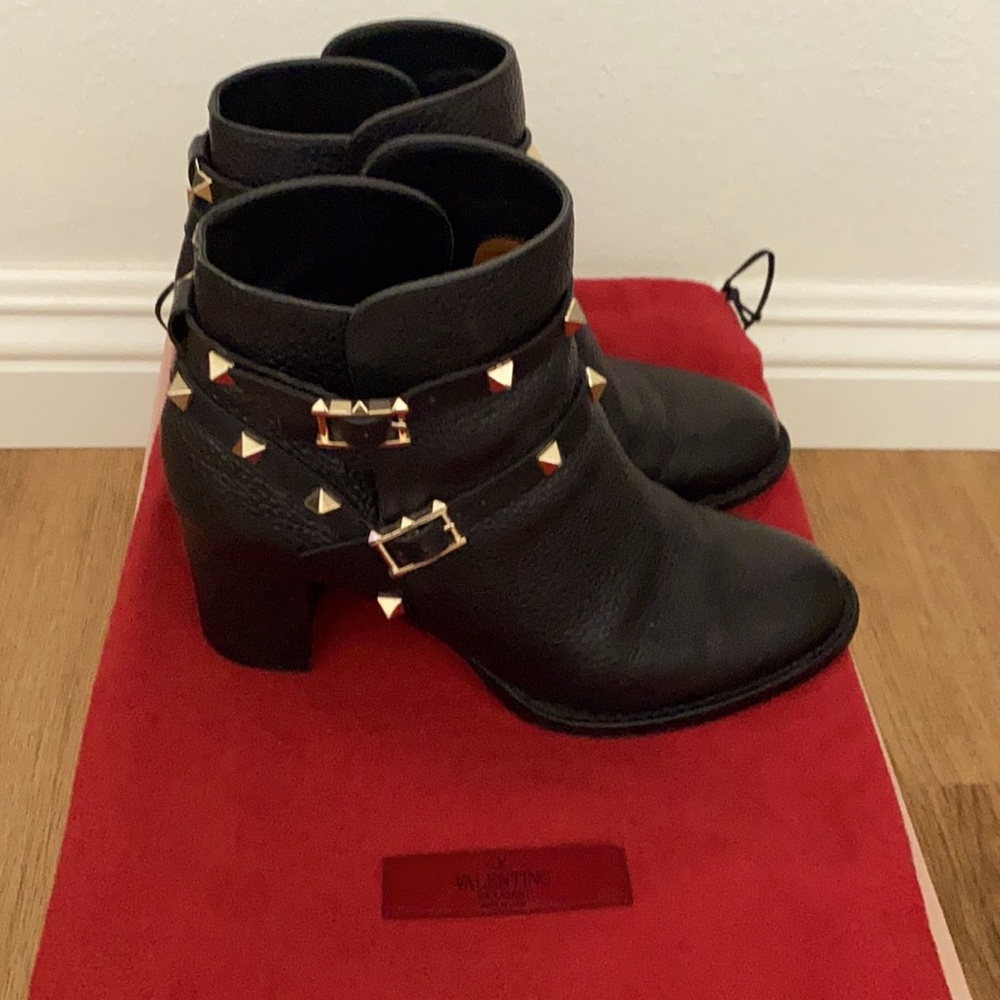 Valentino Rockstud Boots size 36.5 retails for $1495
